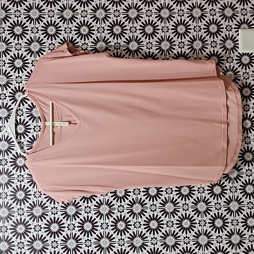NWOT Leo & Nicole Top